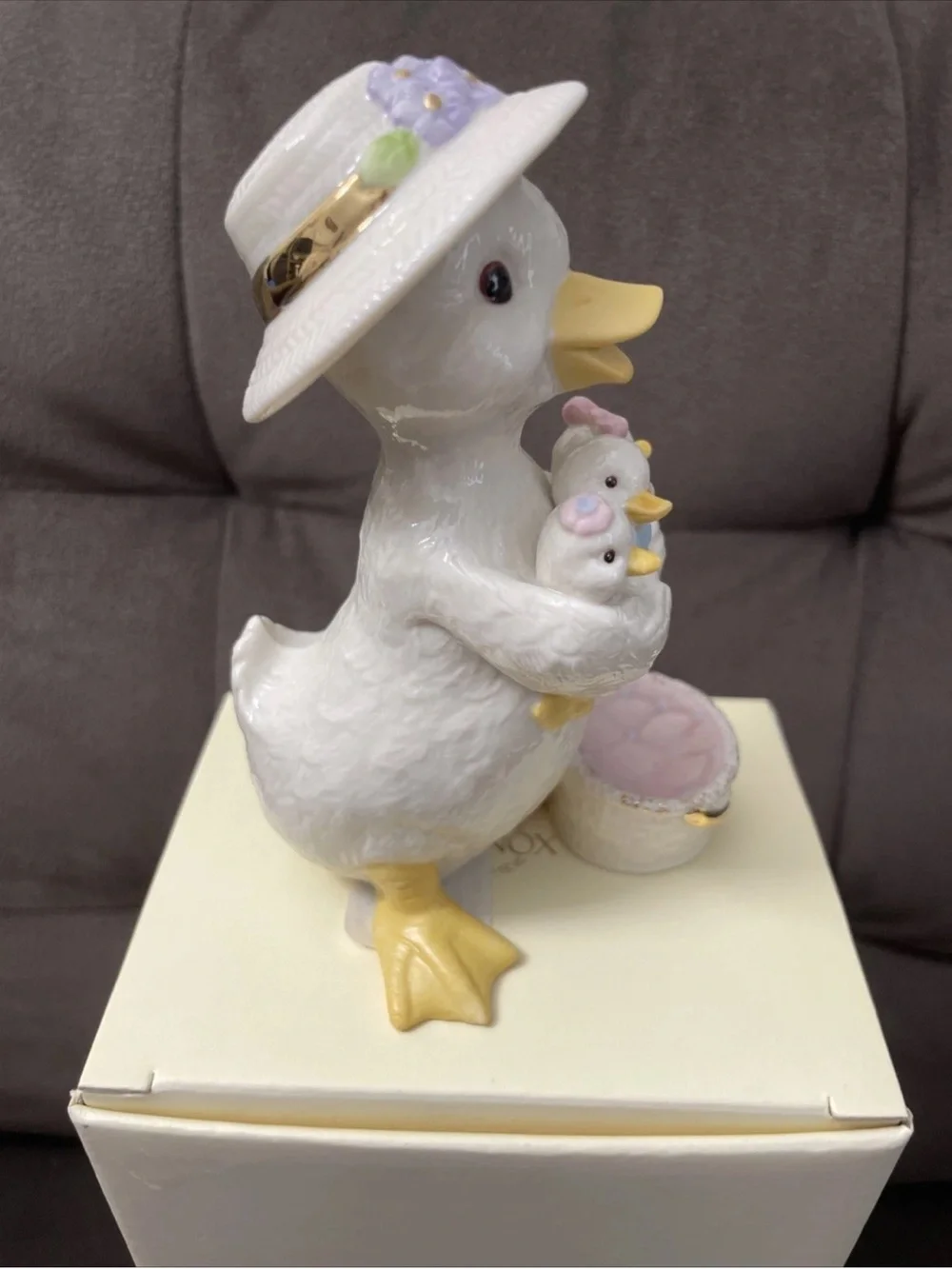 Lenox Occasions Easter HAPPY EASTER HUG Porcelain Duck 5” - SKU # 805459 - NIB!
